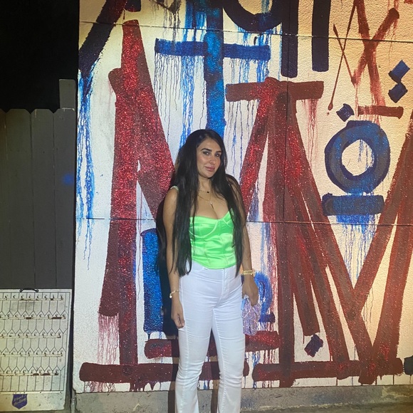 Meet your Posher, Sadia - Picture 16 of 16